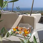 Danae Santorini Hotel 4*