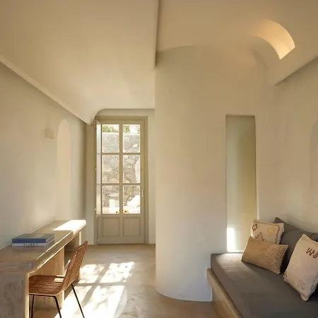 ホテル Danae Santorini