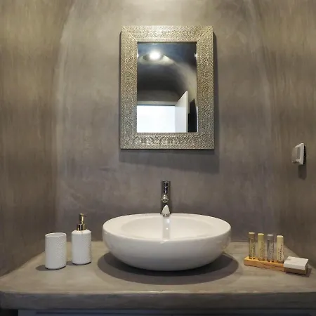 Danae Santorini 4*