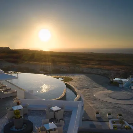 Danae Santorini أويا