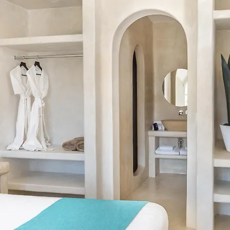 Danae Santorini 4* أويا