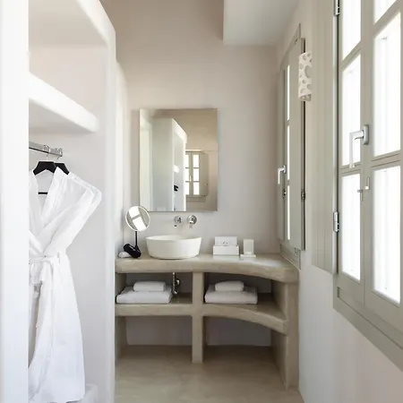 Danae Santorini 4*