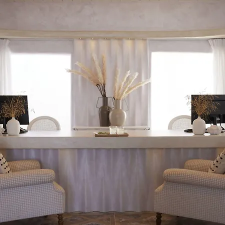 فندق Danae Santorini 4*