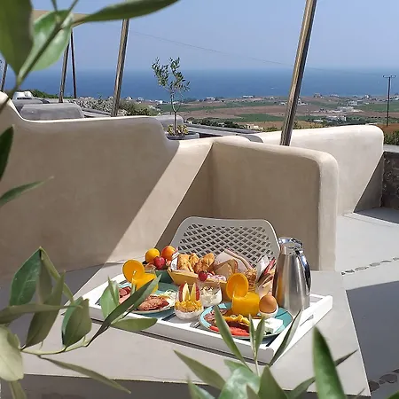 Danae Santorini Hotell 4*