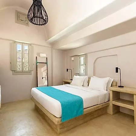 Danae Santorini فندق