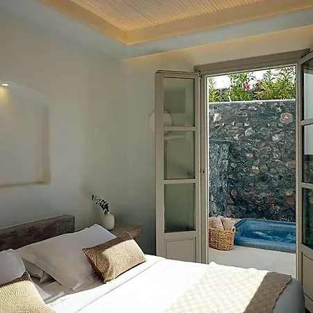 Danae Santorini 4*