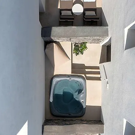 Danae Santorini אויה
