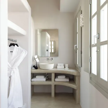 فندق Danae Santorini 4*