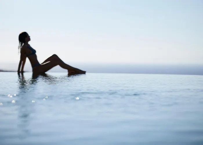 Danae Santorini فندق 4*