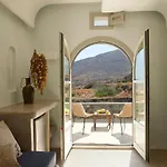 Danae Santorini 4*
