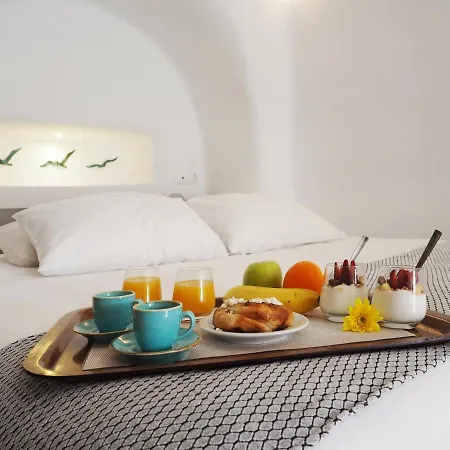 Danae Santorini 4*