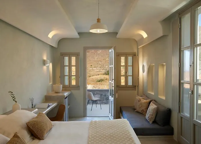 Danae Santorini Hotel 4*