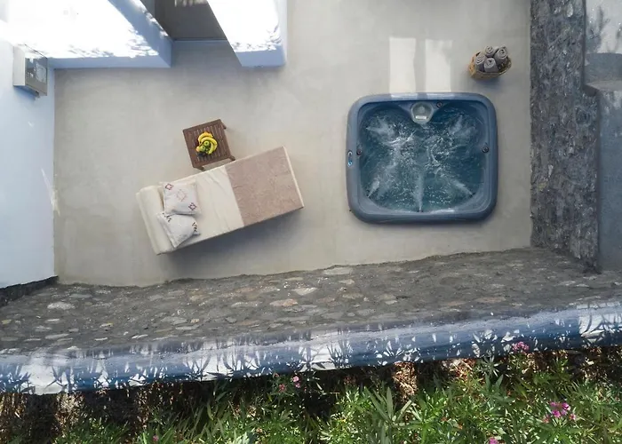 מלון Danae Santorini