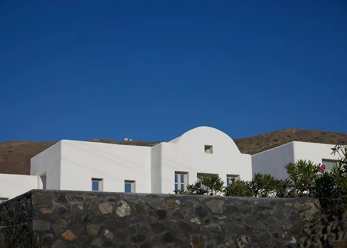 מלון Danae Santorini 4*