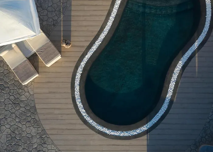 Danae Santorini מלון 4*